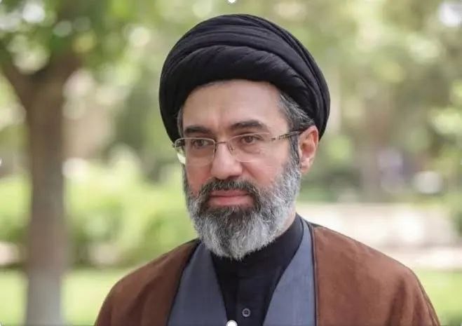 مجتبى خامنئي: فصل جديد يتشكل في الخليج العربي ومضيق هرمز بعد فشل الحملة الأمريكية