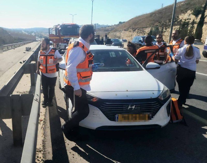 إصابة شابين بجراح خطيرة وطفيفة في حادث طرق على شارع 45 بمنطقة القدس