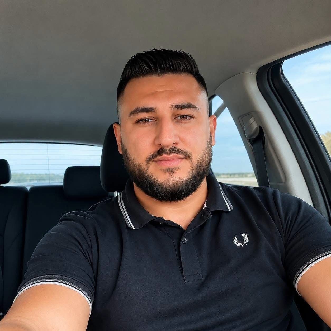 شاب مقدسي ينقذ عددًا من الشبان من الغرق في بحر يافا خلال أسبوع واحد