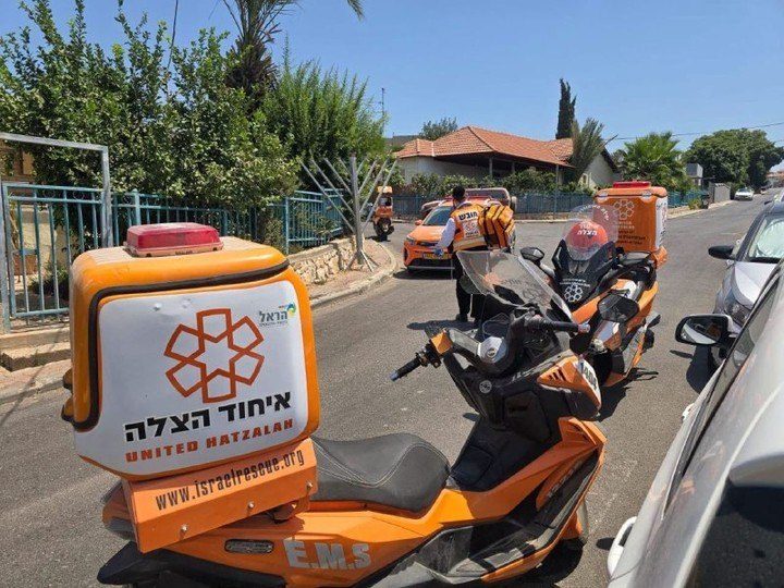 بتر إصبع طفلة في الخامسة بعد انحشاره في باب منزلها في طبريا