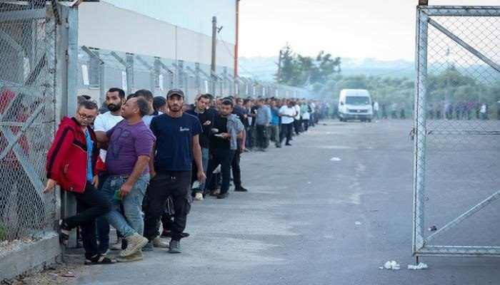 مقاول إسرائيلي يعلن رفض تشغيل العمال الفلسطينيين ويؤكد البناء بأيدٍ يهودية فقط