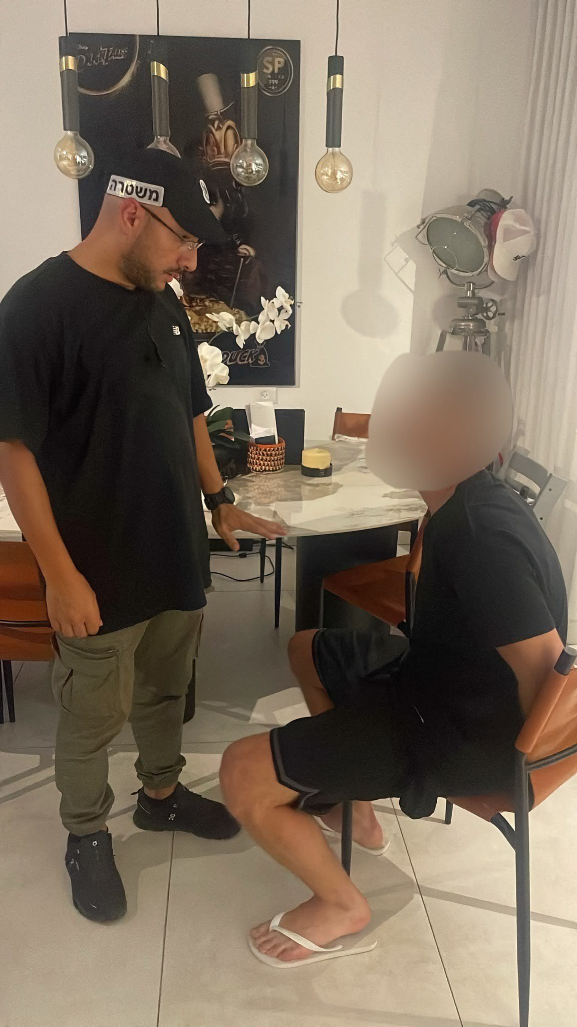 اعتقال شاب بشبهة طعن رجل قرب فندق رويال بيتش في تل أبيب