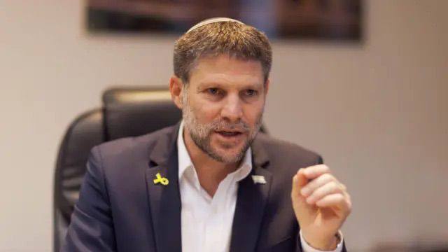 سموتريتش يعلن خططًا لإنشاء 40 مستوطنة جديدة في الجليل والنقب ونقل مليون يهودي إليهما حال الفوز بالانتخابات