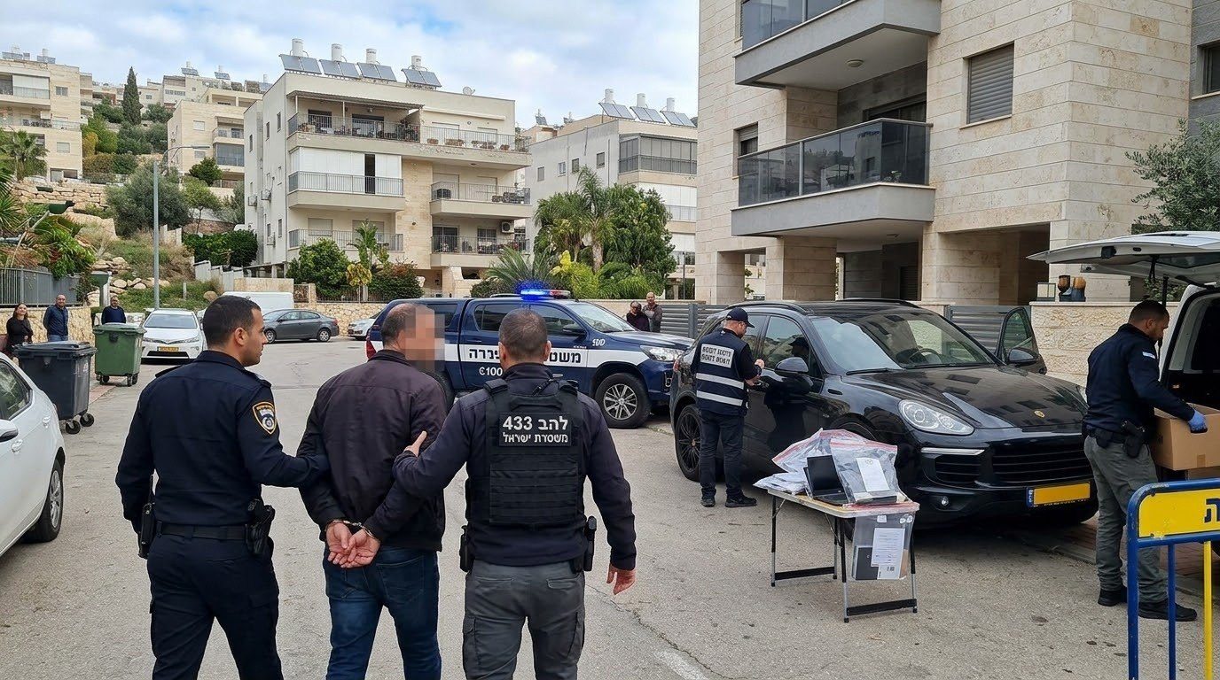 اعتقال مشتبه به بتداول عملات رقمية بقيمة عشرات ملايين الدولارات في حيفا وتمديد توقيفه