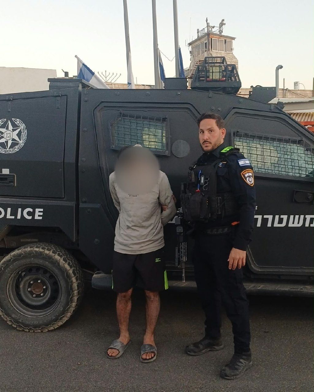 الشرطة الإسرائيلية تعتقل شاباً فلسطينياً من دير صامت بشبهة التحريض وتمجيد أحداث 7 أكتوبر
