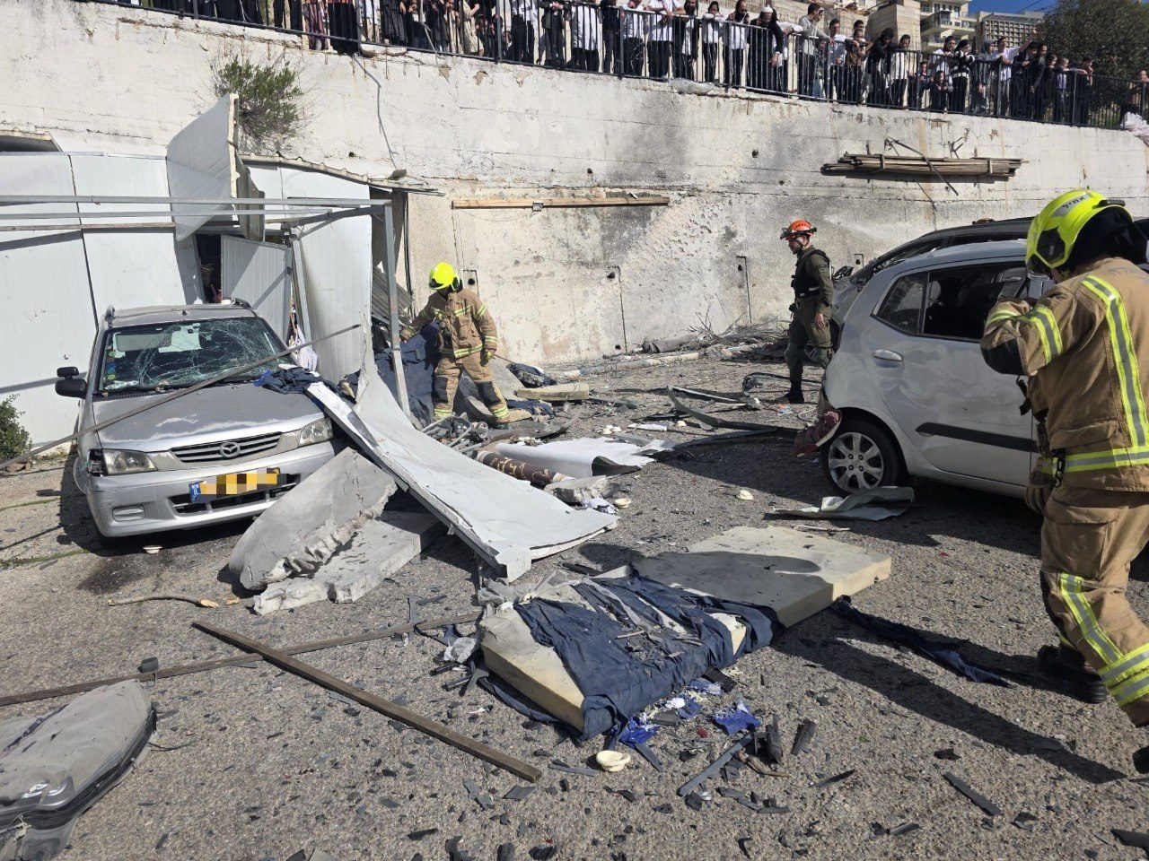 إصابة مباشرة في صفد تتسبب بأضرار كبيرة في المركبات واستنفار واسع