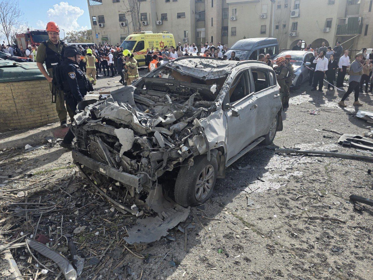 إصابة مباشرة في صفد تتسبب بأضرار كبيرة في المركبات واستنفار واسع